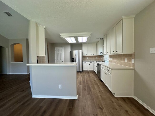 Building Photo - 3031 Valley Ct