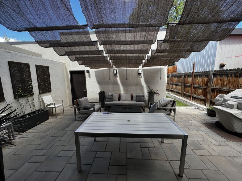 Building Photo - 2713 Grove St