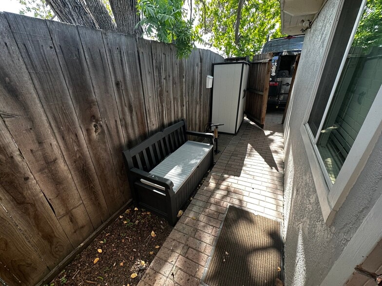 Building Photo - 1420 Chilco St