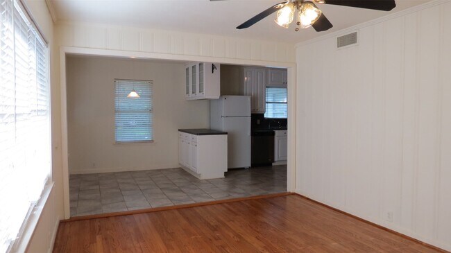 Building Photo - 2814 Chiswell St