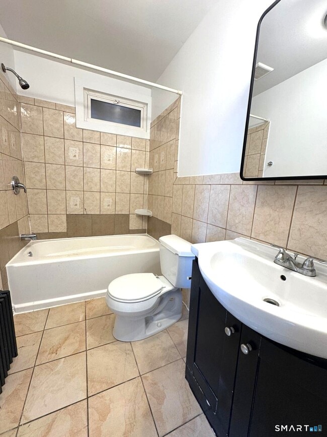 Building Photo - 1220 State St