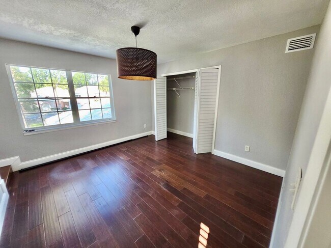 Building Photo - 4815 Walden Cir