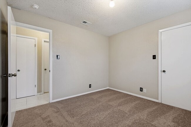 Building Photo - 6991 Sunset Village Dr