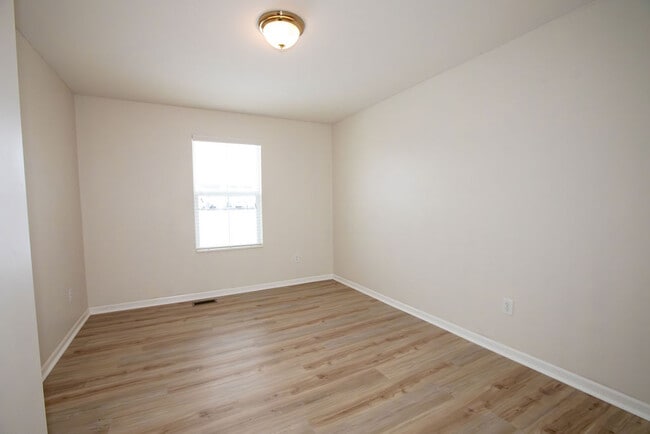 Building Photo - 1656 Nature Dr