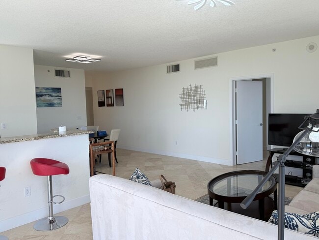 Building Photo - 550 Okeechobee Blvd