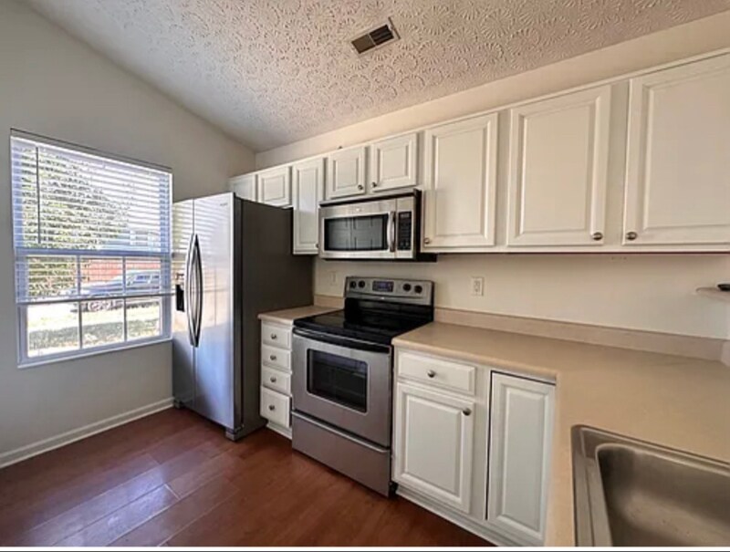 Building Photo - 2844 Sussex Pl Dr