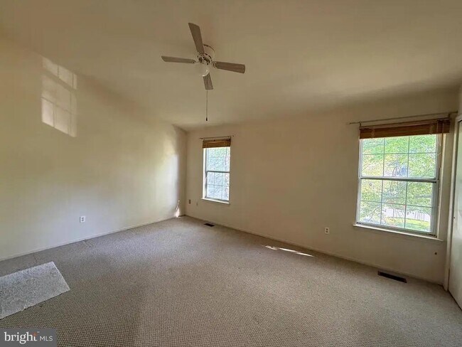 Building Photo - 4711 Leyden Way