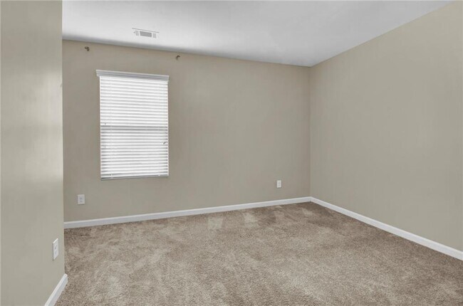 Building Photo - 749 Scotland Dr