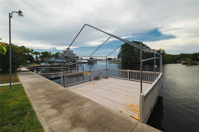 Building Photo - 6617 Harbor Dr