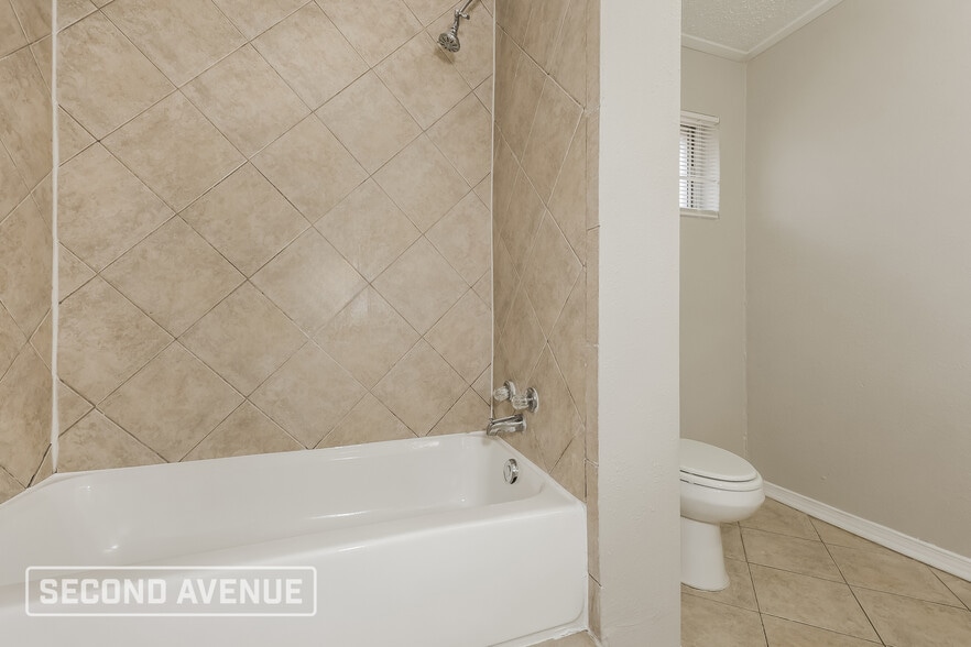 Building Photo - 3412 Beth Dr