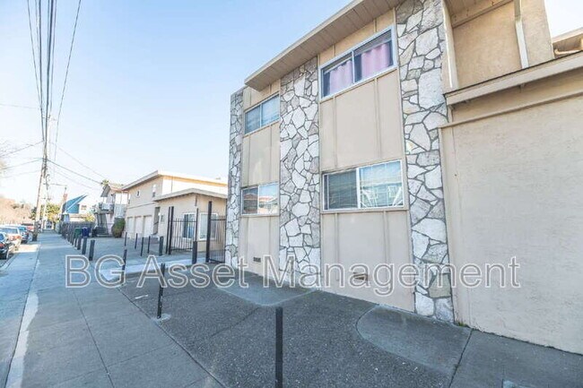 Building Photo - 134 Marina Way