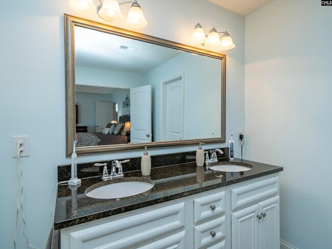 Building Photo - 357 Cabana Wy