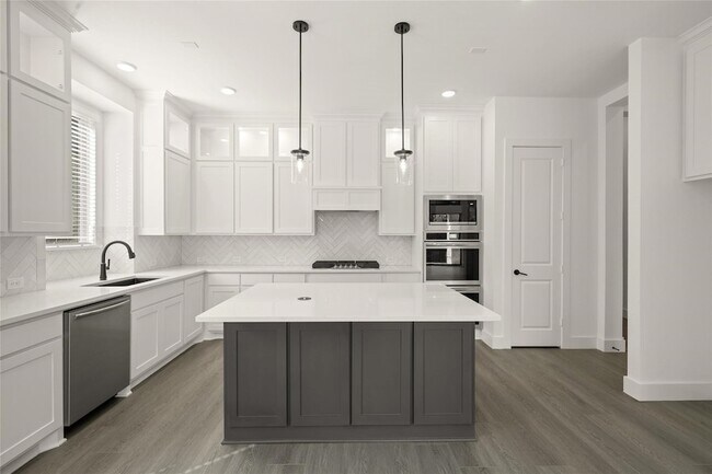 Building Photo - 2209 Pelican Dr