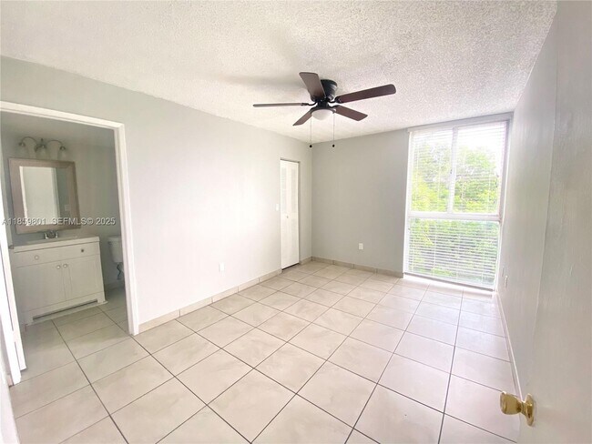 Building Photo - 7125 NW 186th St