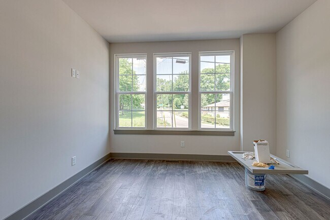 Building Photo - West Nashville Townhome
