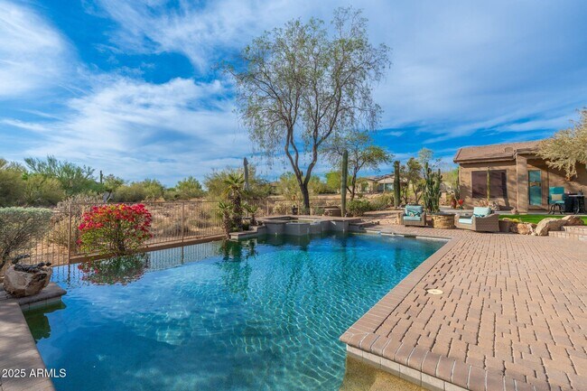 Building Photo - 5712 E Blue Sky Dr