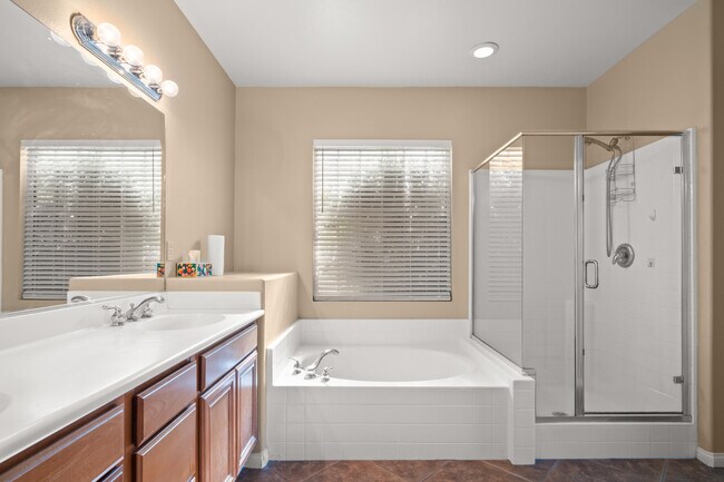 Building Photo - 82013 Cochran Dr