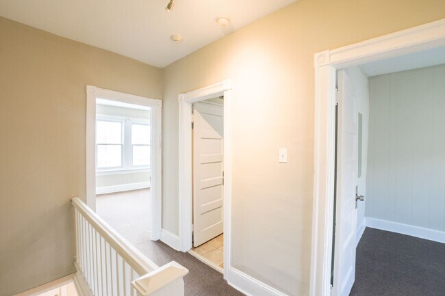 Building Photo - LaSalle Home with Three Bedrooms and Den