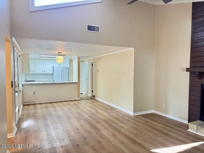 Building Photo - 1561 Arcadia Dr