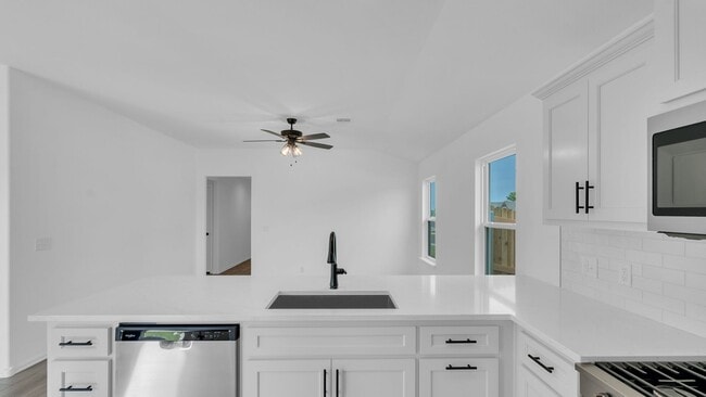 Building Photo - 3 Bed | 2 Bath in Owasso!