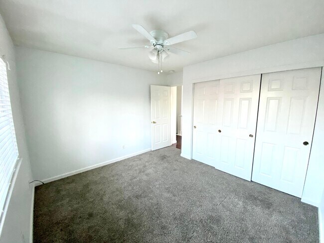 Building Photo - 67 Primrose Ct