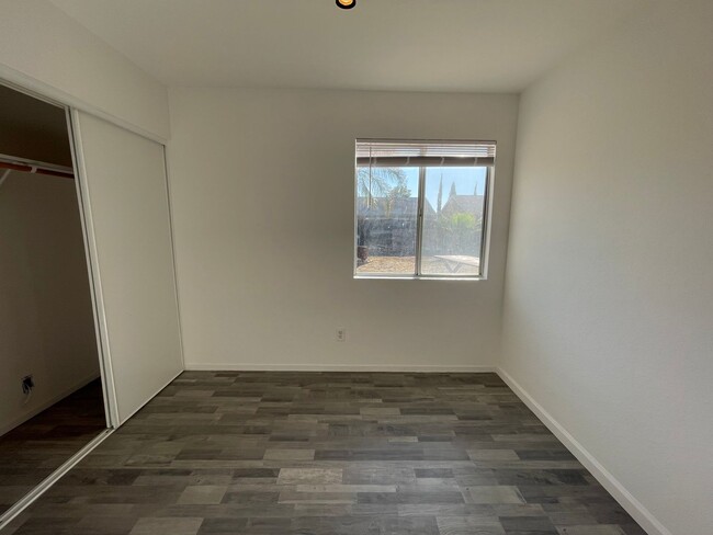 Building Photo - 1028 Grackle Ct