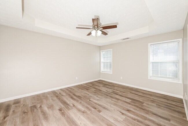 Building Photo - 1870 Hillspring Ln