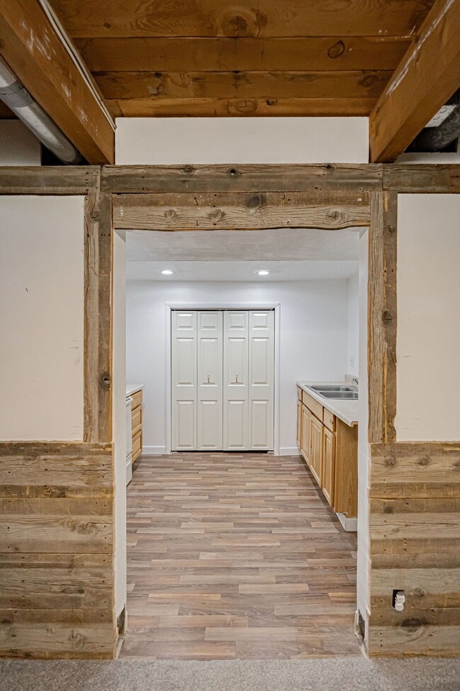 Building Photo - Spacious