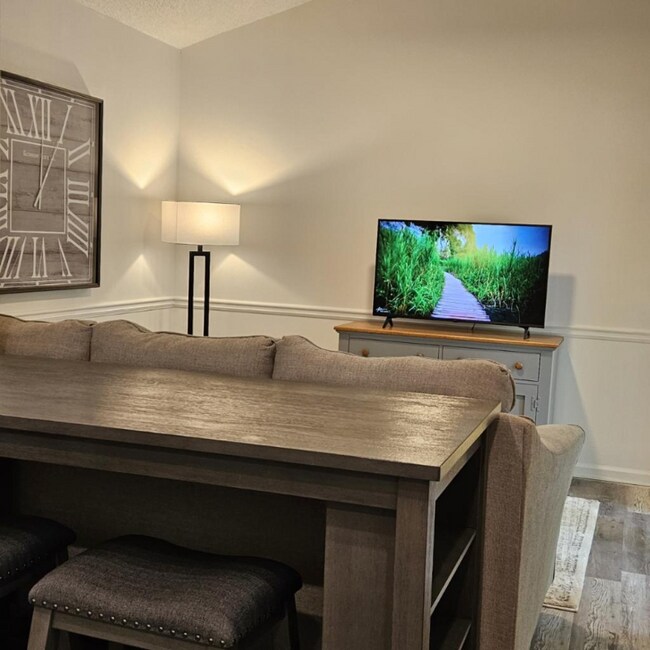 Building Photo - 306 Westchester Way