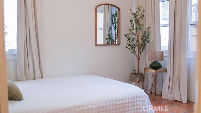 Building Photo - 214 N Irena Ave