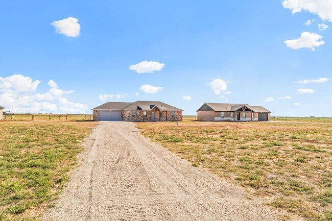 Building Photo - New Construction Home In Idalou ISD!