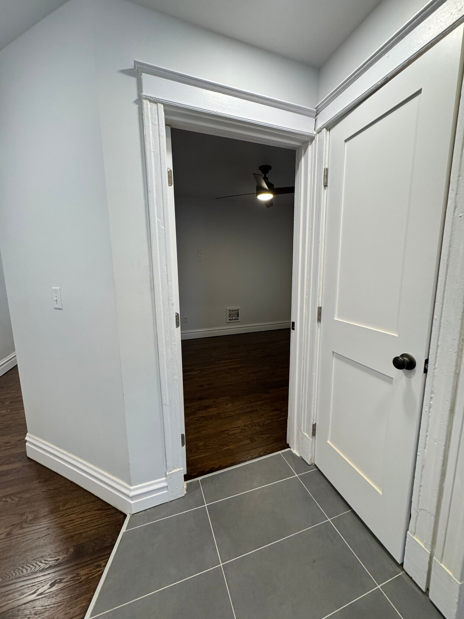 Building Photo - 5011 S Broadway