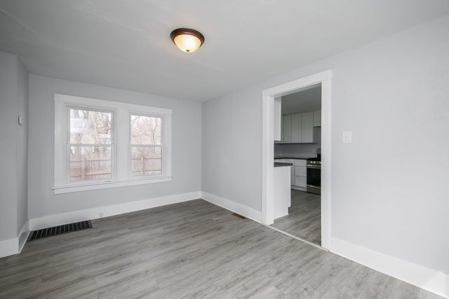 Building Photo - 221 Elm St