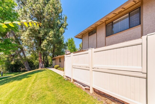 Building Photo - 28763 Conejo View Dr