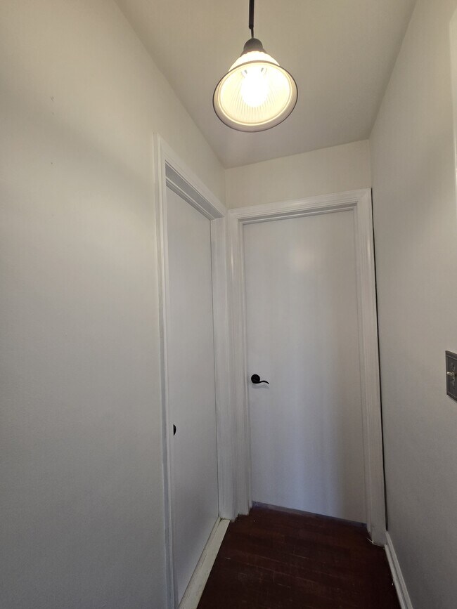 Building Photo - 2248 E Aloma St