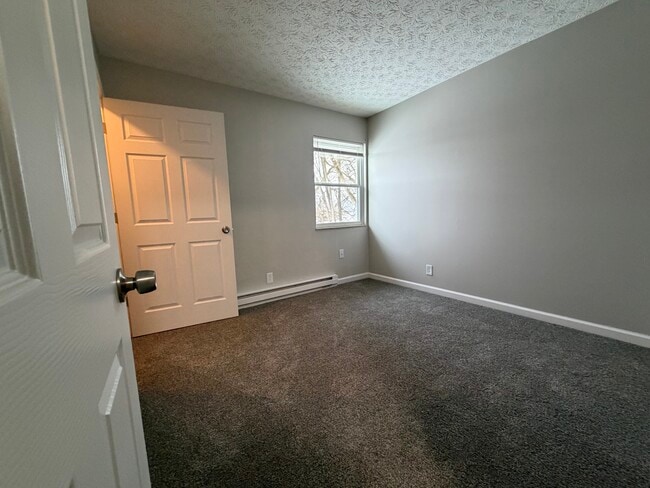 Building Photo - 707 Forest Ln