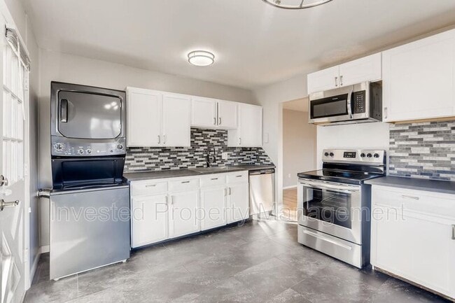 Building Photo - 405 W Bates Ave