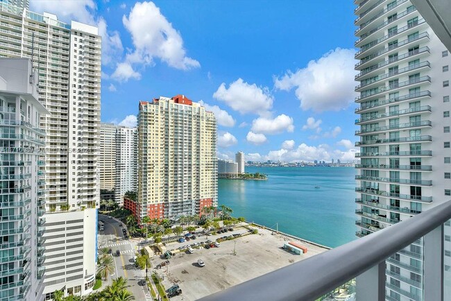 Building Photo - 1300 Brickell Bay Dr