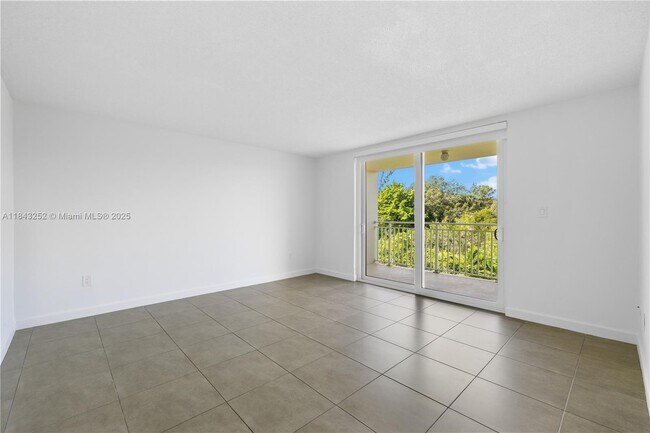 Building Photo - 6940 Miami Gardens Dr