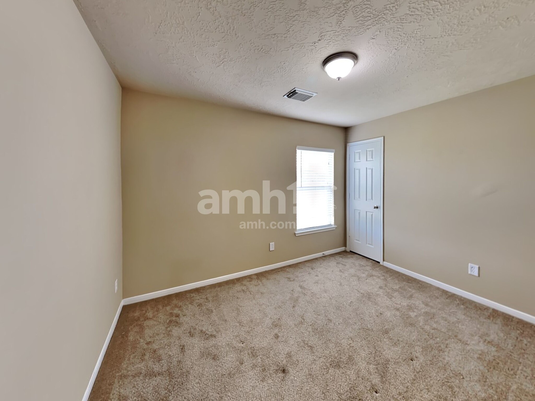 Building Photo - 19002 Bressingham Dr