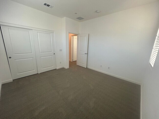 Building Photo - Modern 4 Bedroom Home with Downstairs Suite, Owned Solar & Resort-Style HOA Amenities