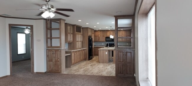 Building Photo - 9693 Edgeworth Dr