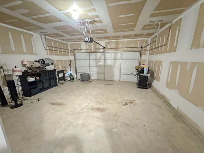 Building Photo - Welcome Home