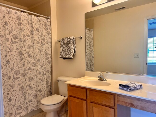 Building Photo - 24121 Walnut Cir