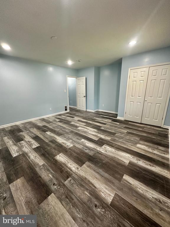 Building Photo - 542 Stanbridge St