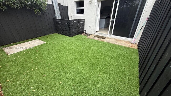 Building Photo - 3001 SE 17th Ave