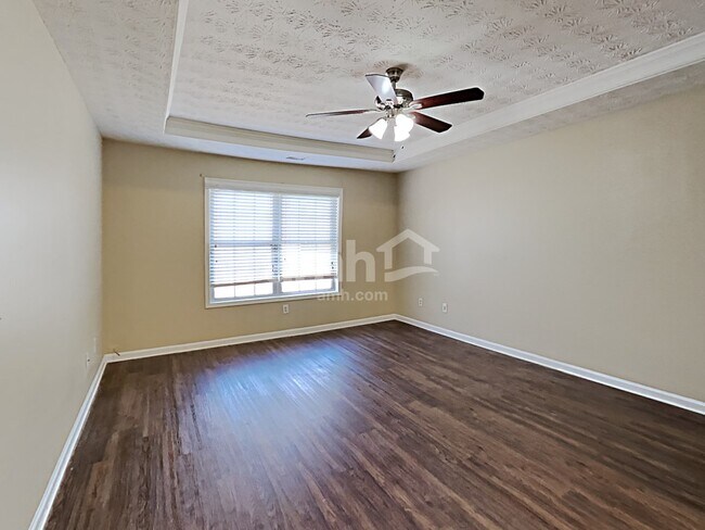 Building Photo - 320 Lazy Willow Lane