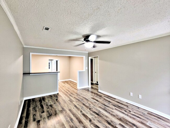 Building Photo - Single Story Condo FOR RENT Decatur 2BR