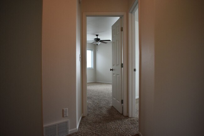 Building Photo - 3 Bed 3 Bath Single Family Home