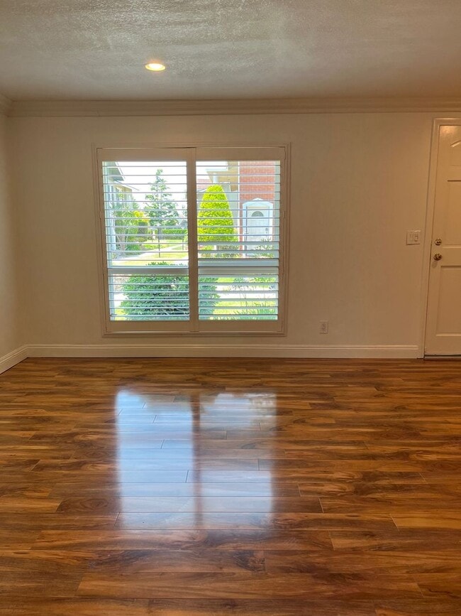 Building Photo - Welcome to the Rossmoor Town Houses, Rossm...